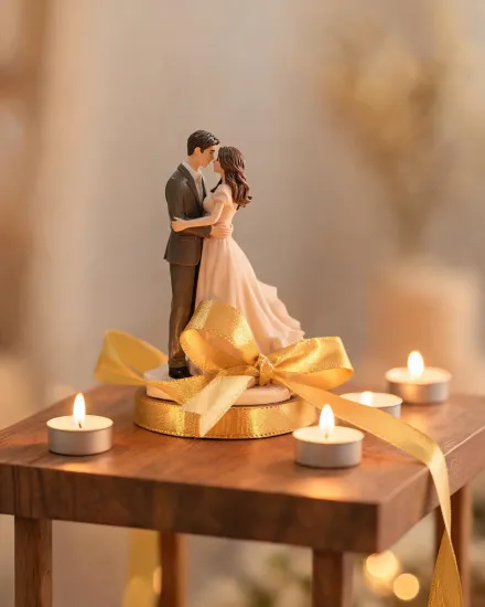 Anniversary figurine gift